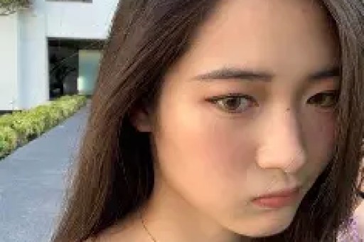 张凌赫评论区沦陷！连上8个热搜遭网友讽刺：39个人就崩溃了？